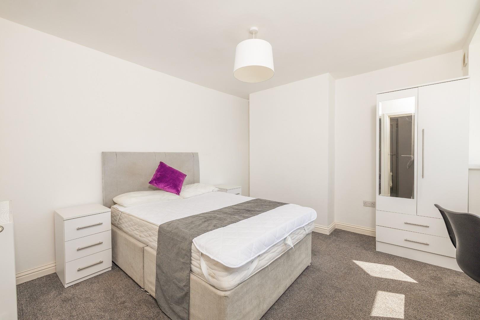 Manor road fishponds 33929536 00020 cd7 a9757