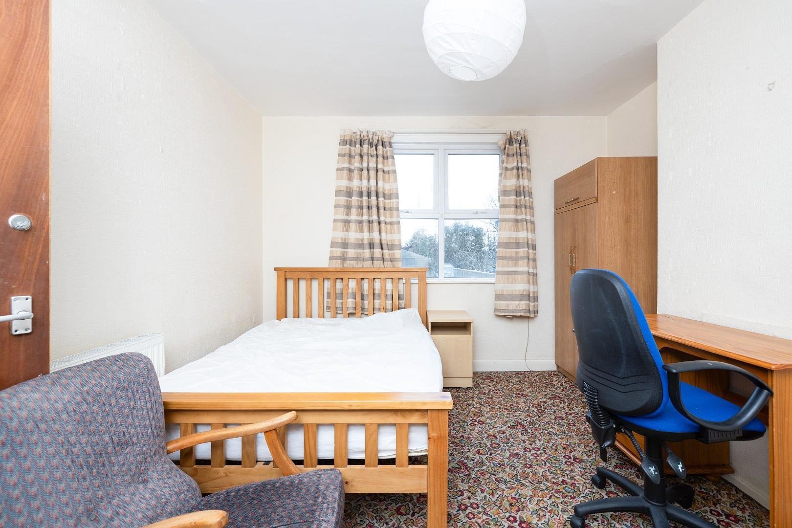 Muller road horfield 33750776 cd7 a2268