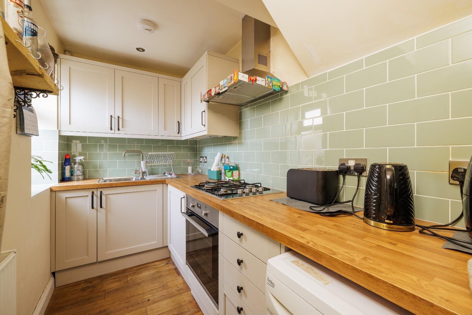 Muller road horfield 34921596 char9226