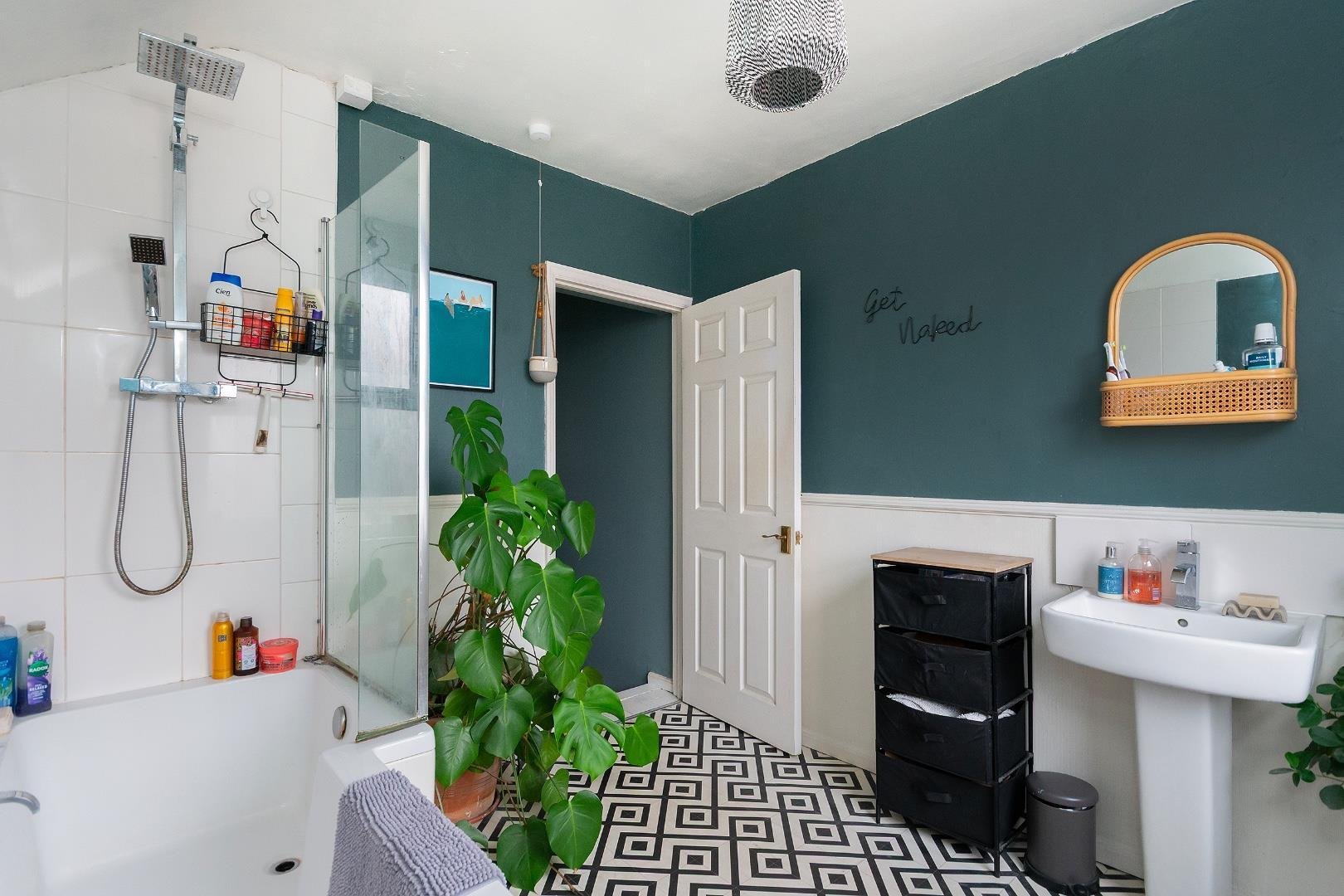 New queen street kingswood 34297698 0 n1 qskd bathroom a