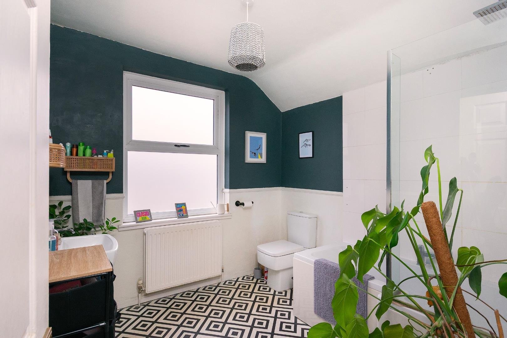 New queen street kingswood 34297698 0 n1 qskd bathroom c