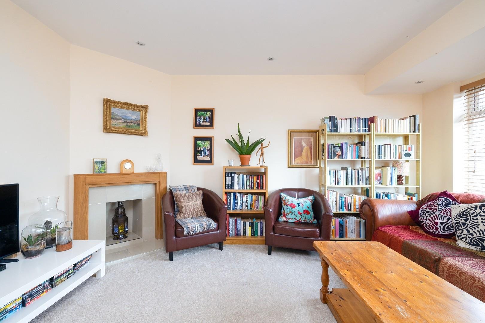 Novers park drive knowle 33328371 cd7 a6995