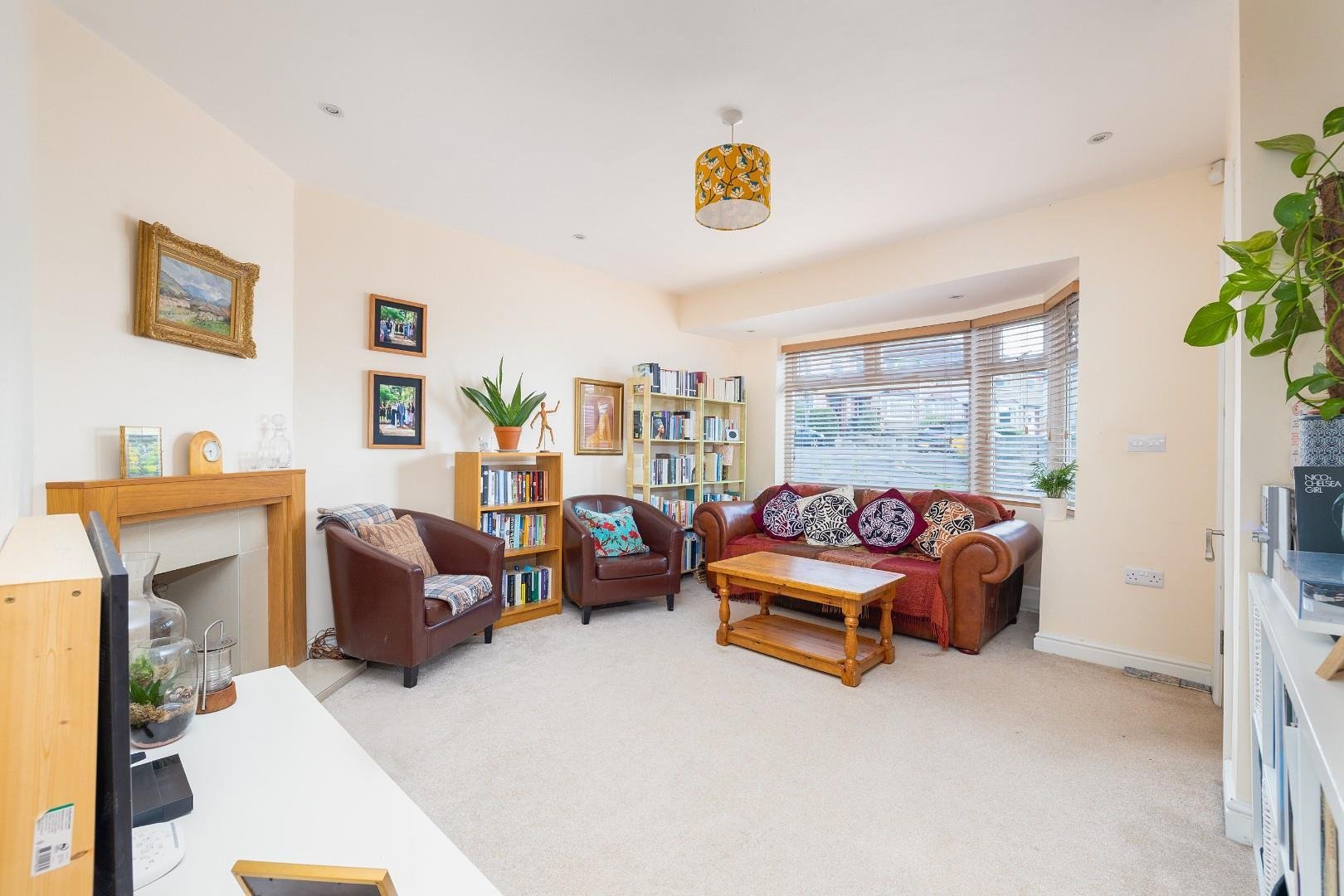 Novers park drive knowle 33328371 cd7 a7001