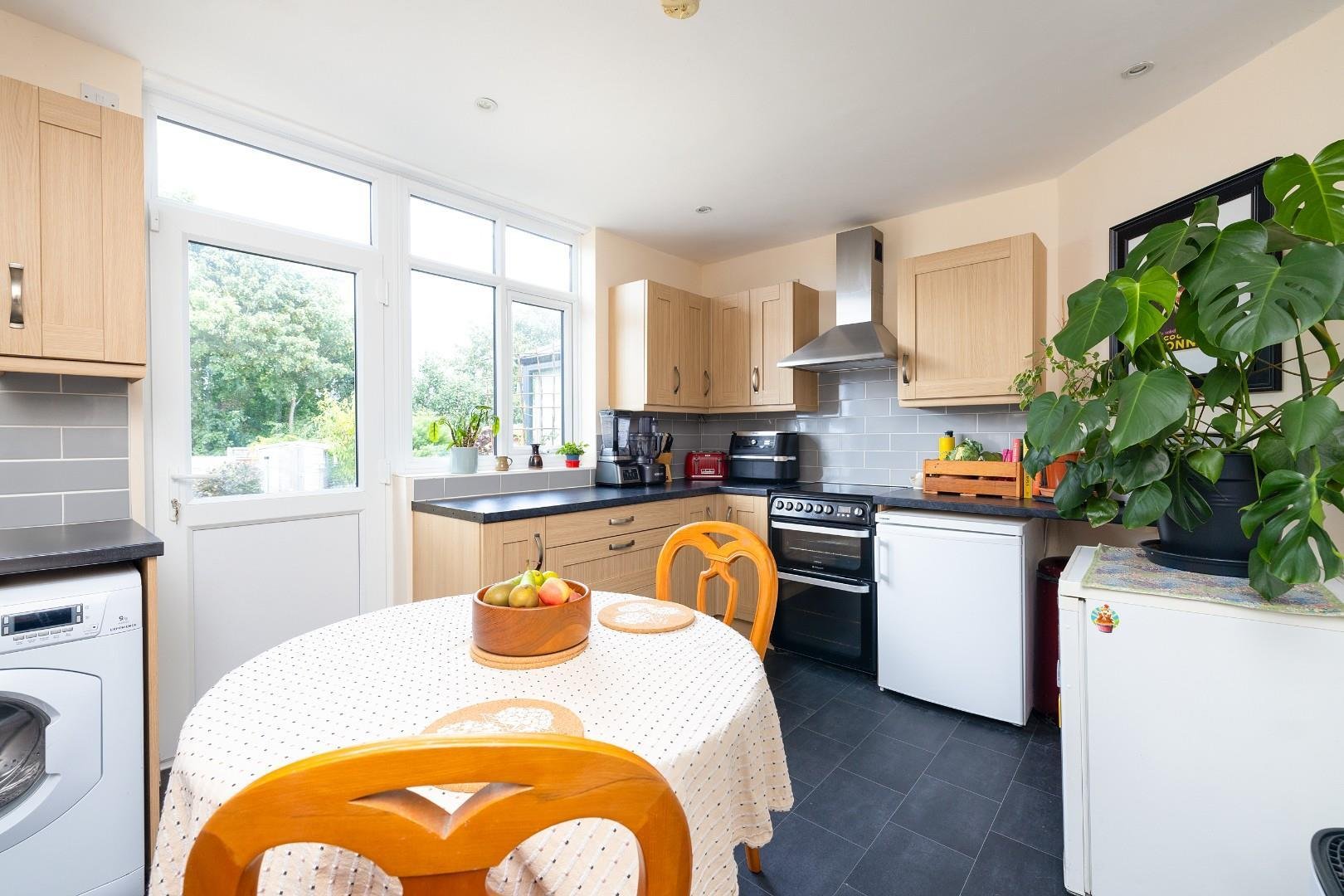 Novers park drive knowle 33328371 cd7 a7007