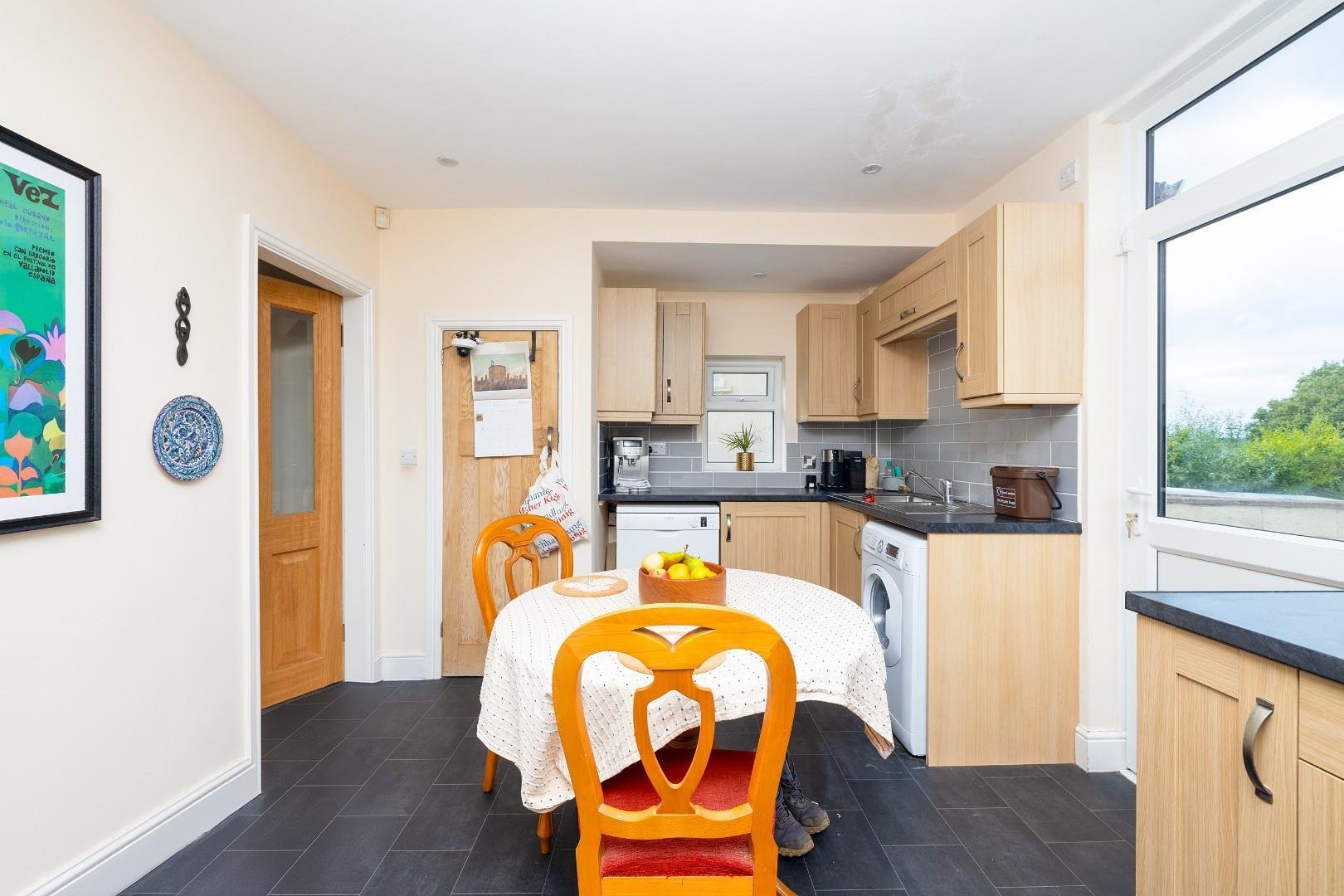 Novers park drive knowle 33328371 cd7 a7016