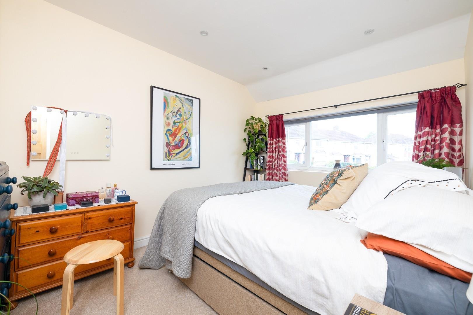 Novers park drive knowle 33328371 cd7 a7044