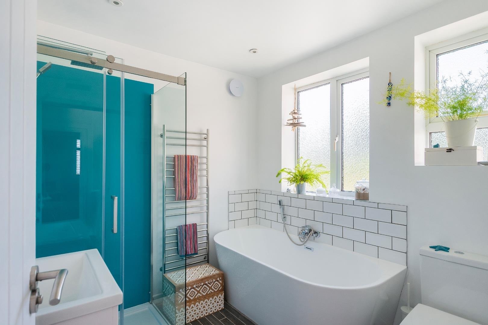 Oakdale close downend 34156133 0 o8 cdd bathroom c