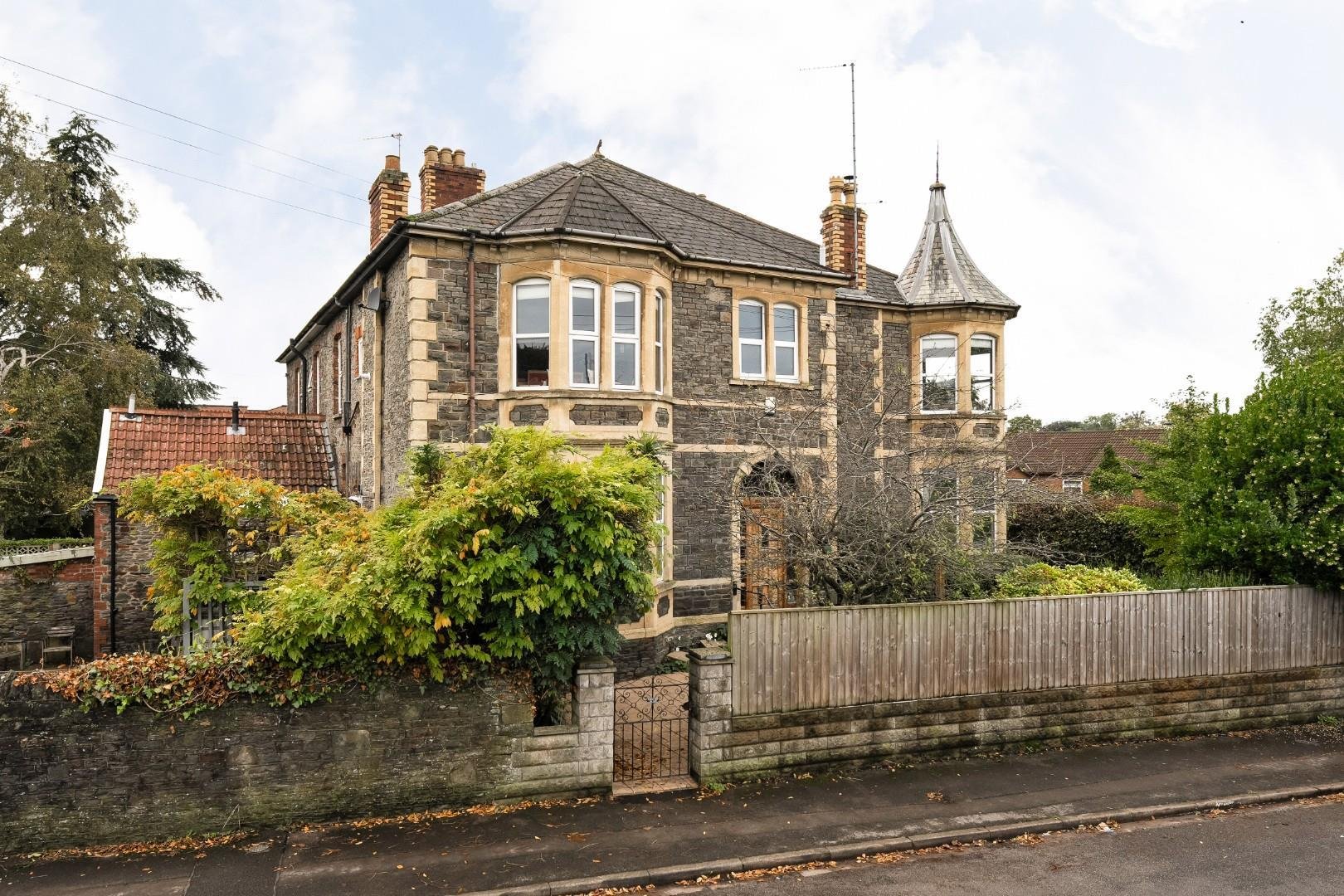 Overnhill road downend 34837882 2