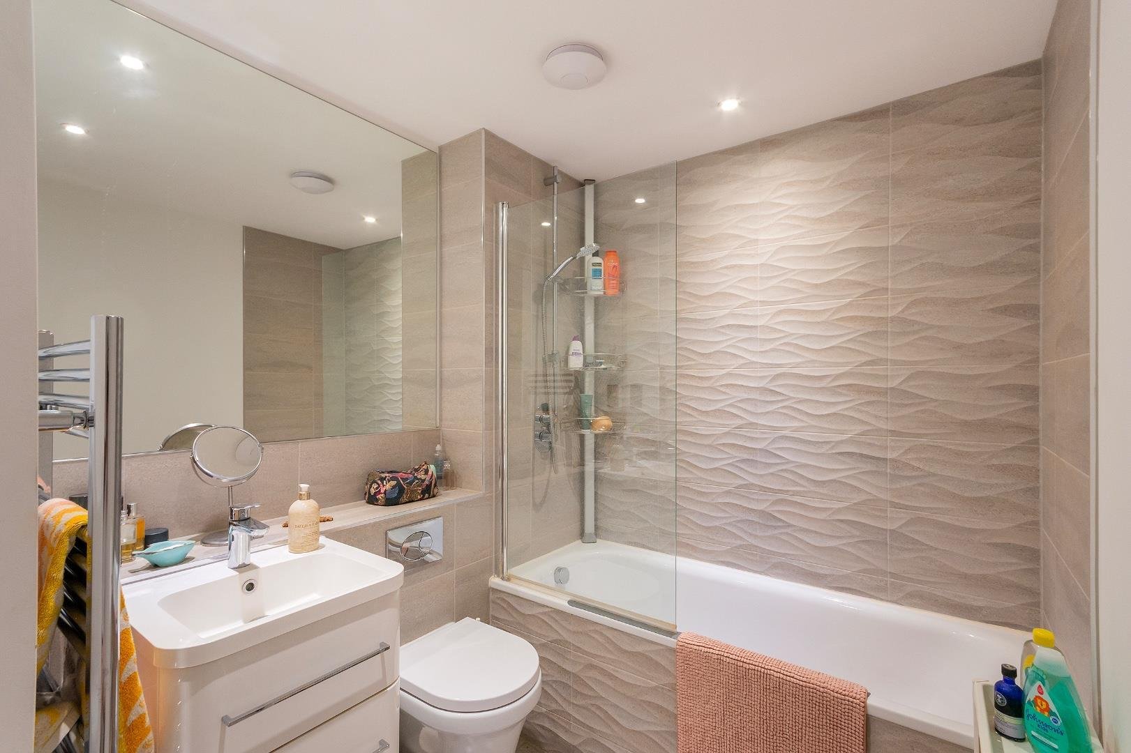 Packers way greenbank 34813396 0 p2 wgk bathroom b