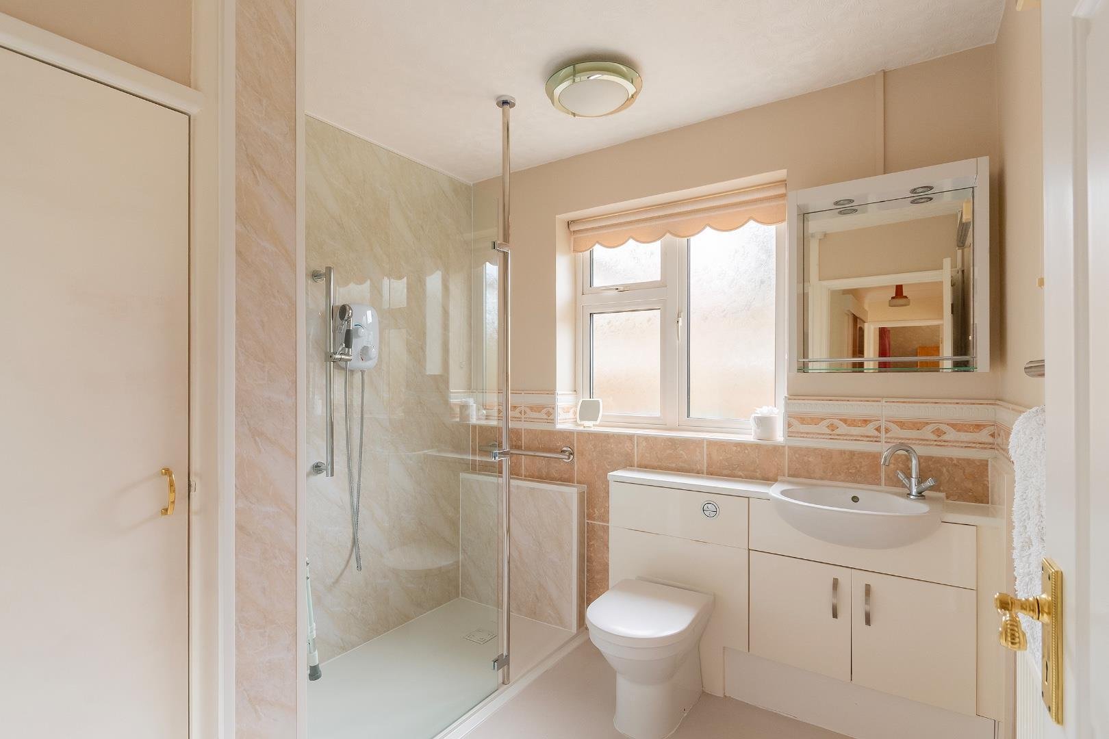 Park crescent frenchay 34615913 0 p1 cfy bathroom a