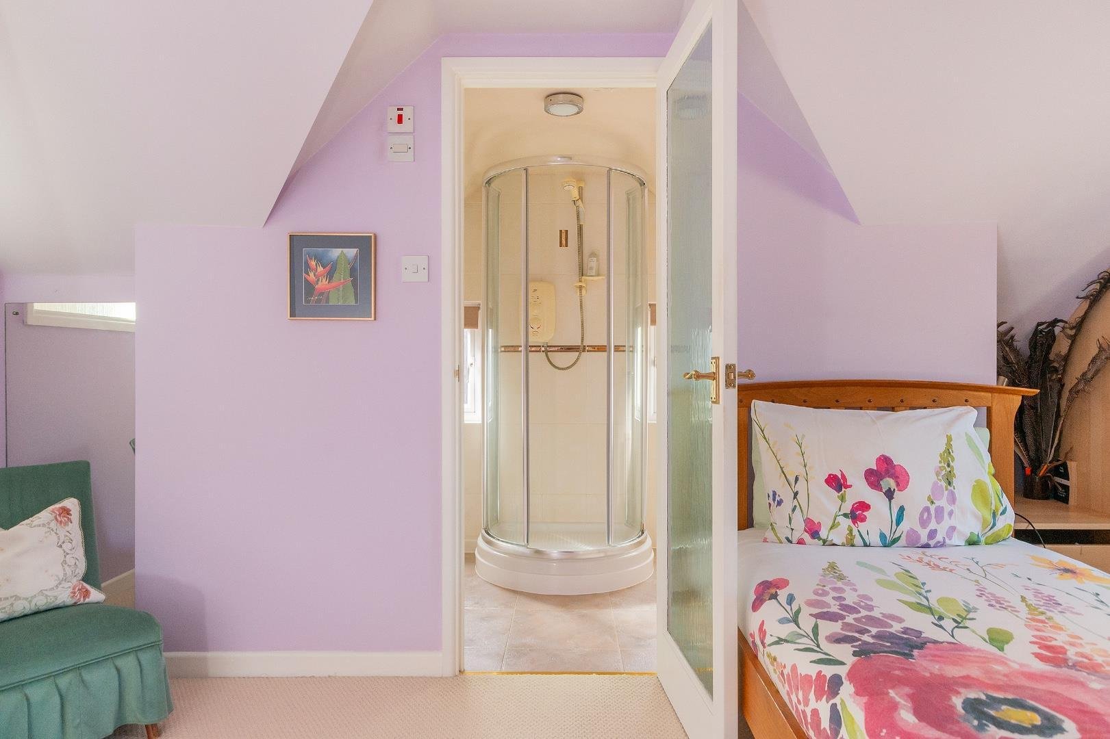 Park crescent frenchay 34615913 0 p1 cfy ensuite c