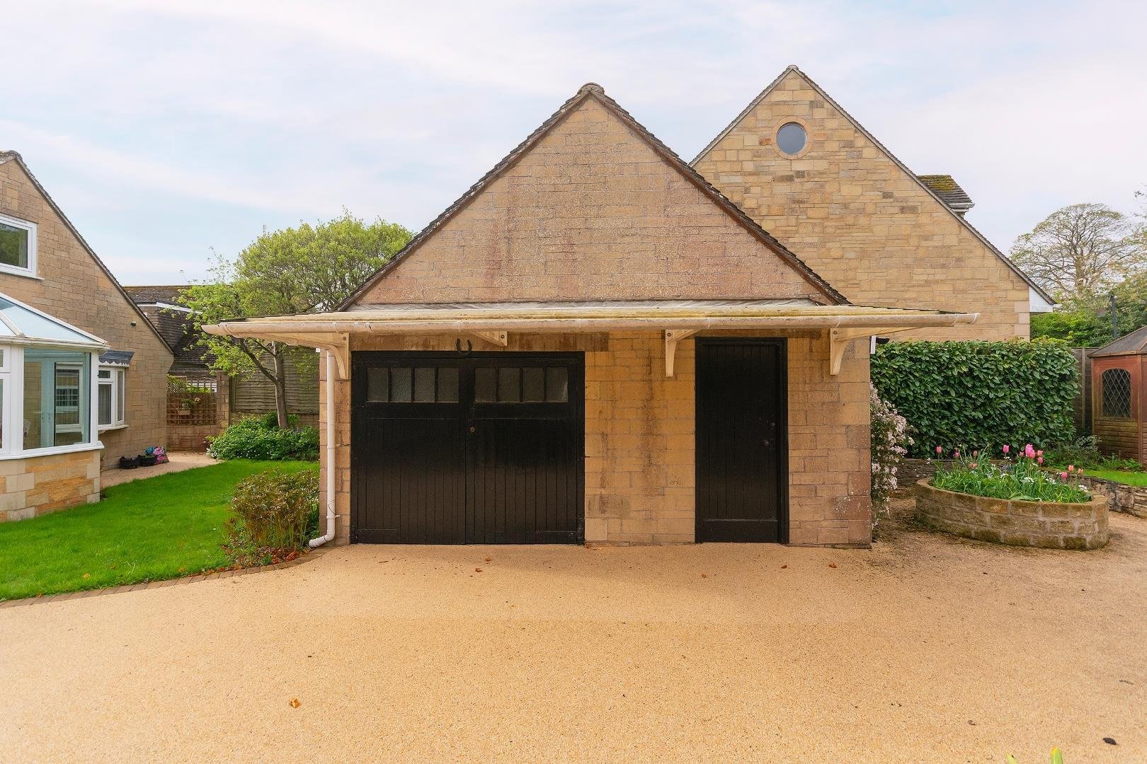 Park crescent frenchay 34615913 0 p1 cfy external b