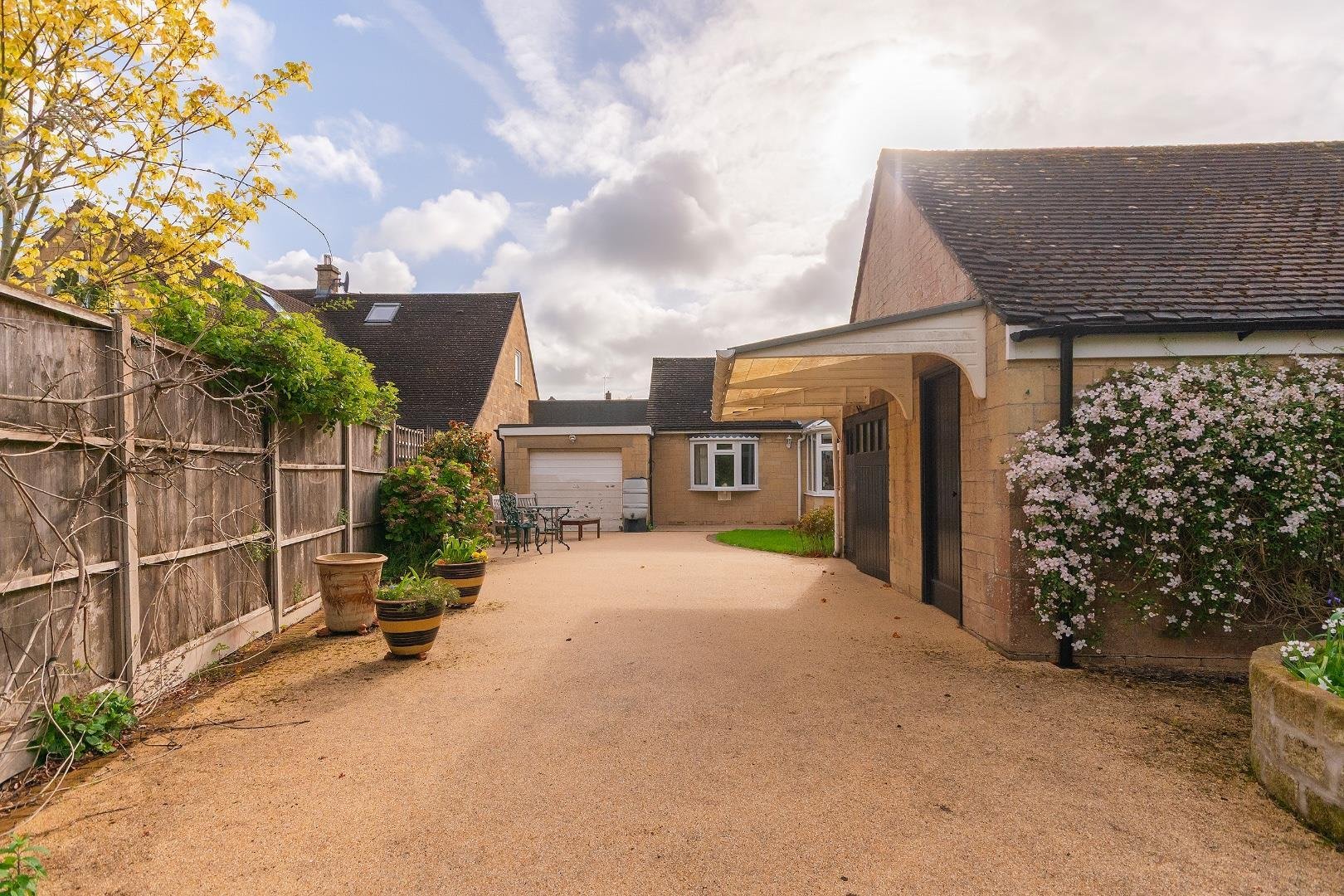 Park crescent frenchay 34615913 0 p1 cfy external c