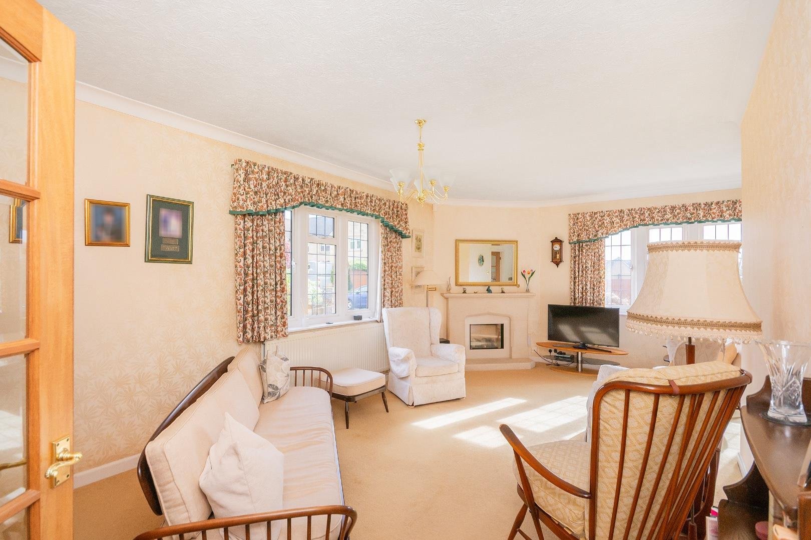 Park crescent frenchay 34615913 0 p1 cfy lounge diner d