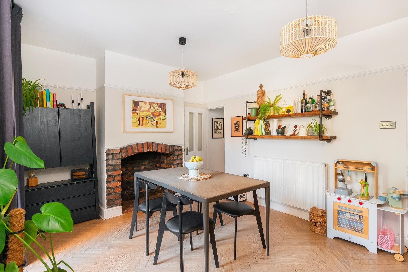 Queen street kingswood 33617179 0 q5 skd dining room d