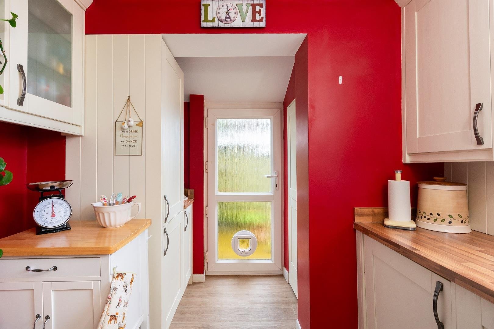 Queens road knowle 33657876 2 q6 rke kitchen d