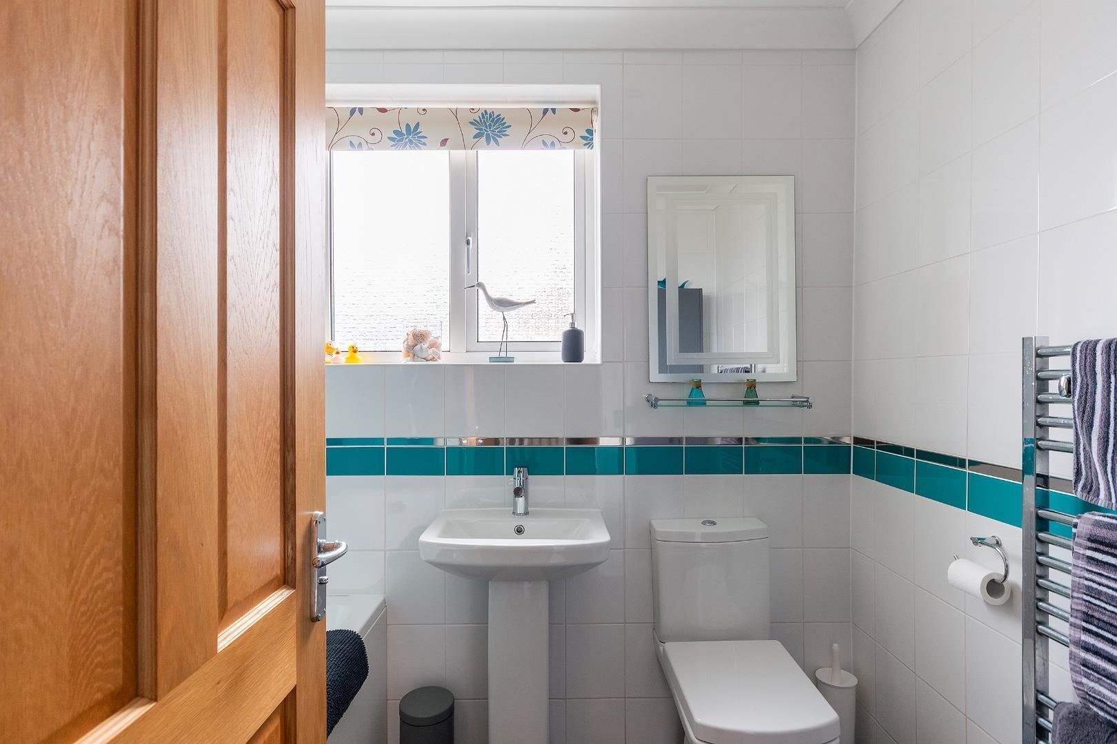 Queensholm drive downend 34455114 1 q8 dbh bathroom c