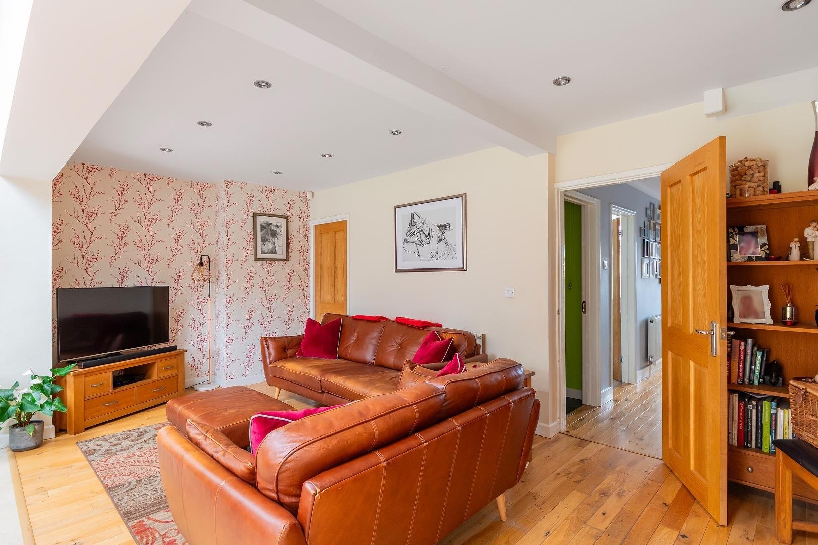 Queensholm drive downend 34455114 1 q8 dbh lounge c