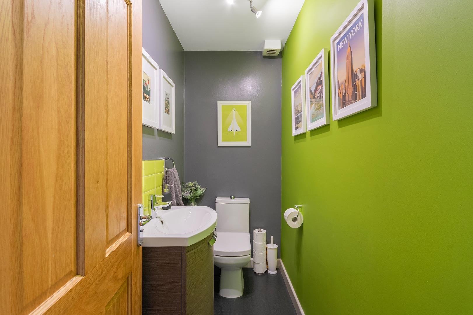Queensholm drive downend 34455114 1 q8 dbh wc a