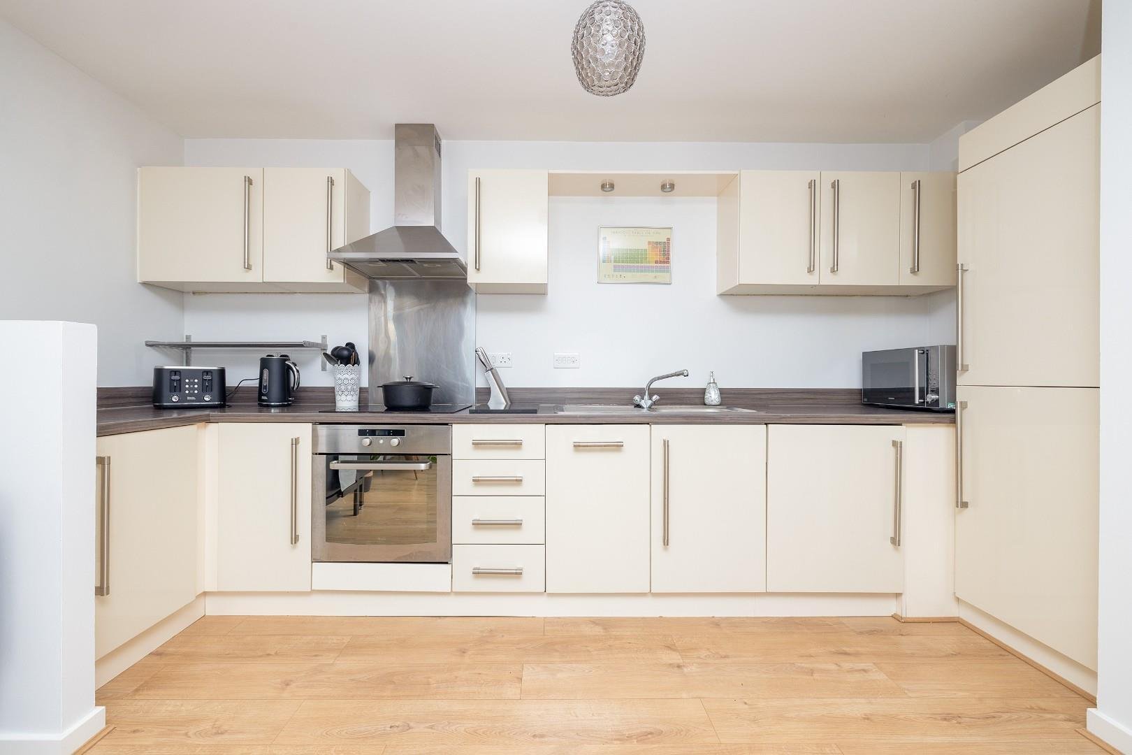 Ratcliffe court old market 33894015 00001 cd7 a9518
