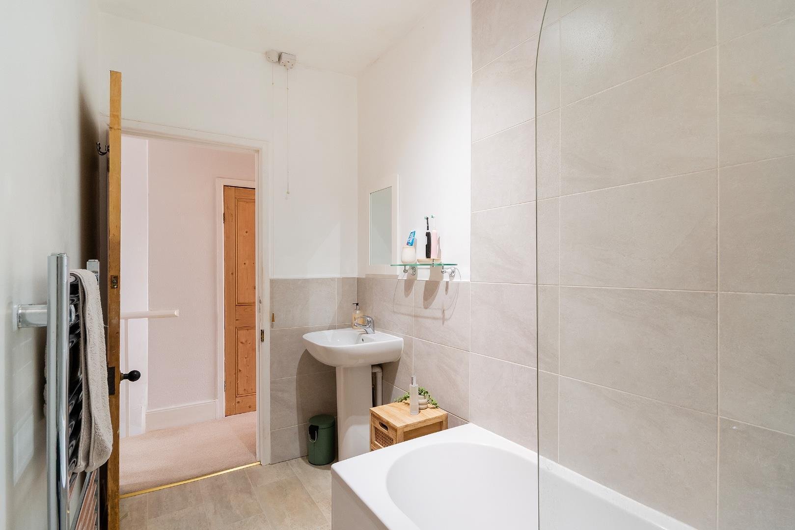 Richmond street totterdown 34575150 7 r1 stn bathroom a