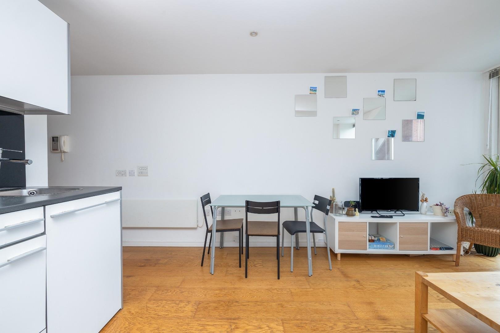 Skypark road bedminster 33321193 cd7 a4824
