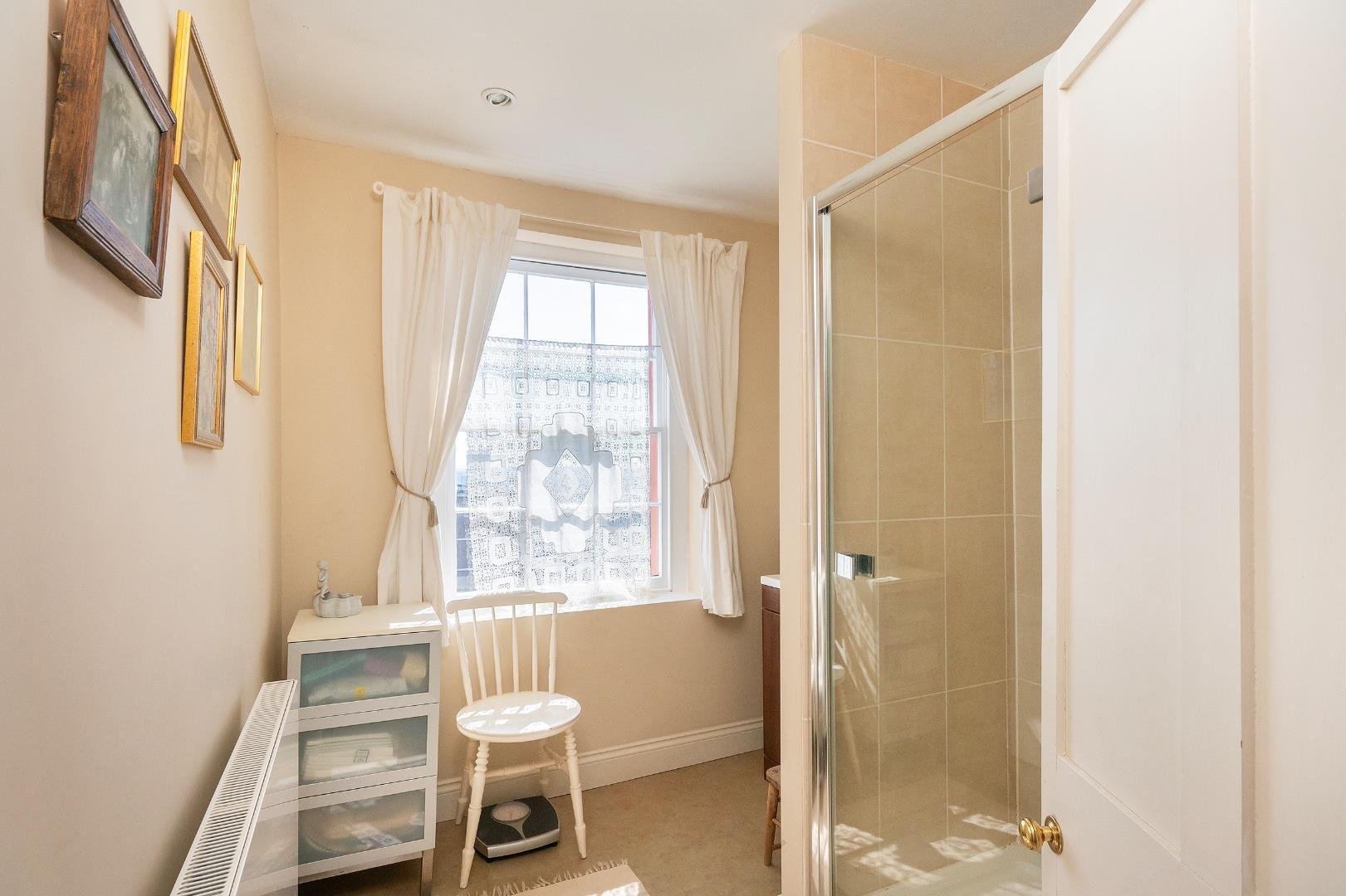 Somerset street kingsdown 33828015 1 s2 pkn bathroom c