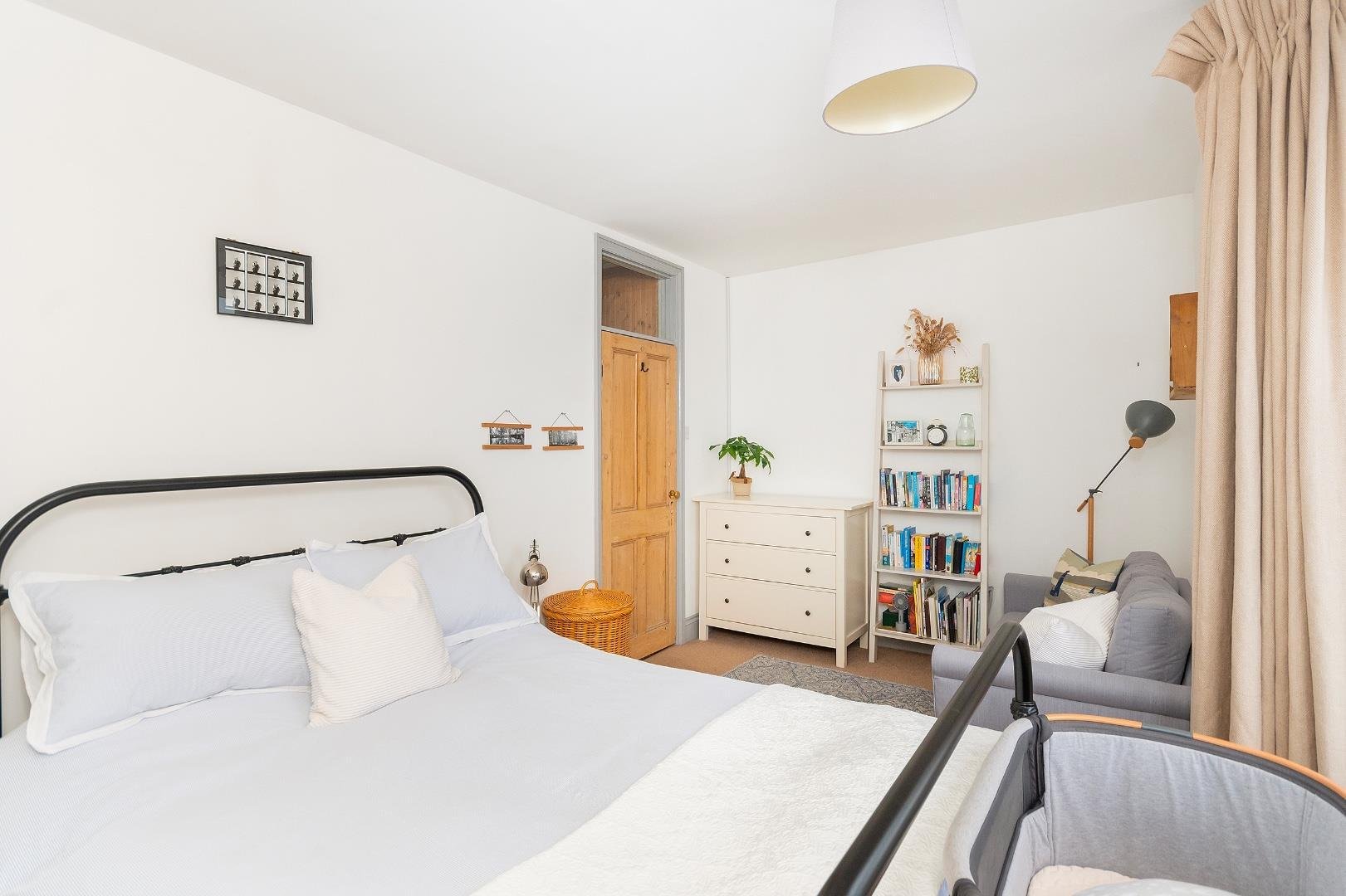 St lukes crescent totterdown 33486683 3 s6 lctn bedroom e