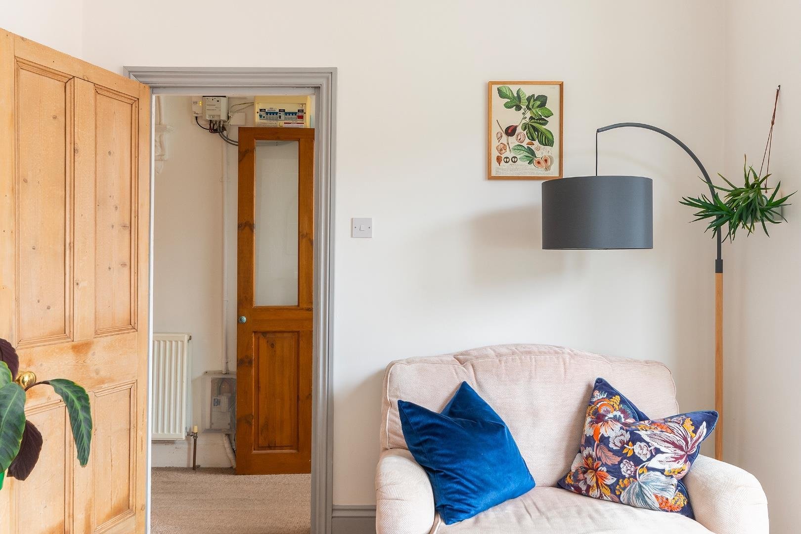 St lukes crescent totterdown 33486683 3 s6 lctn living room d