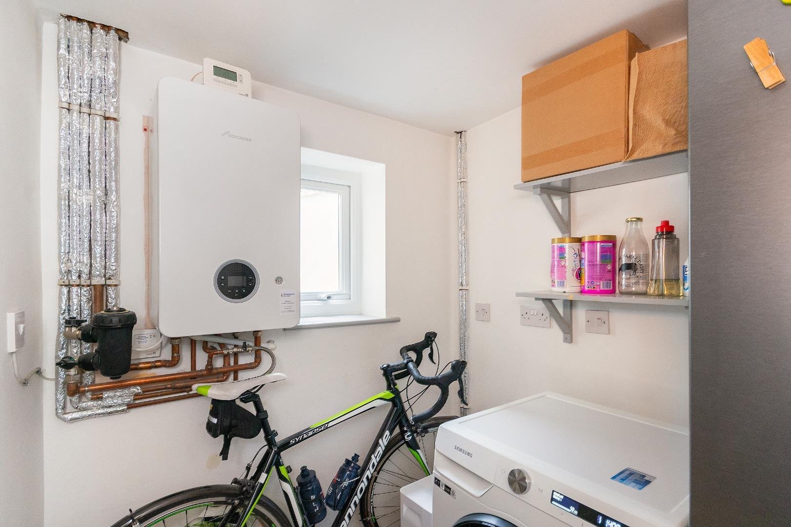 St lukes crescent totterdown 33486683 3 s6 lctn utility a