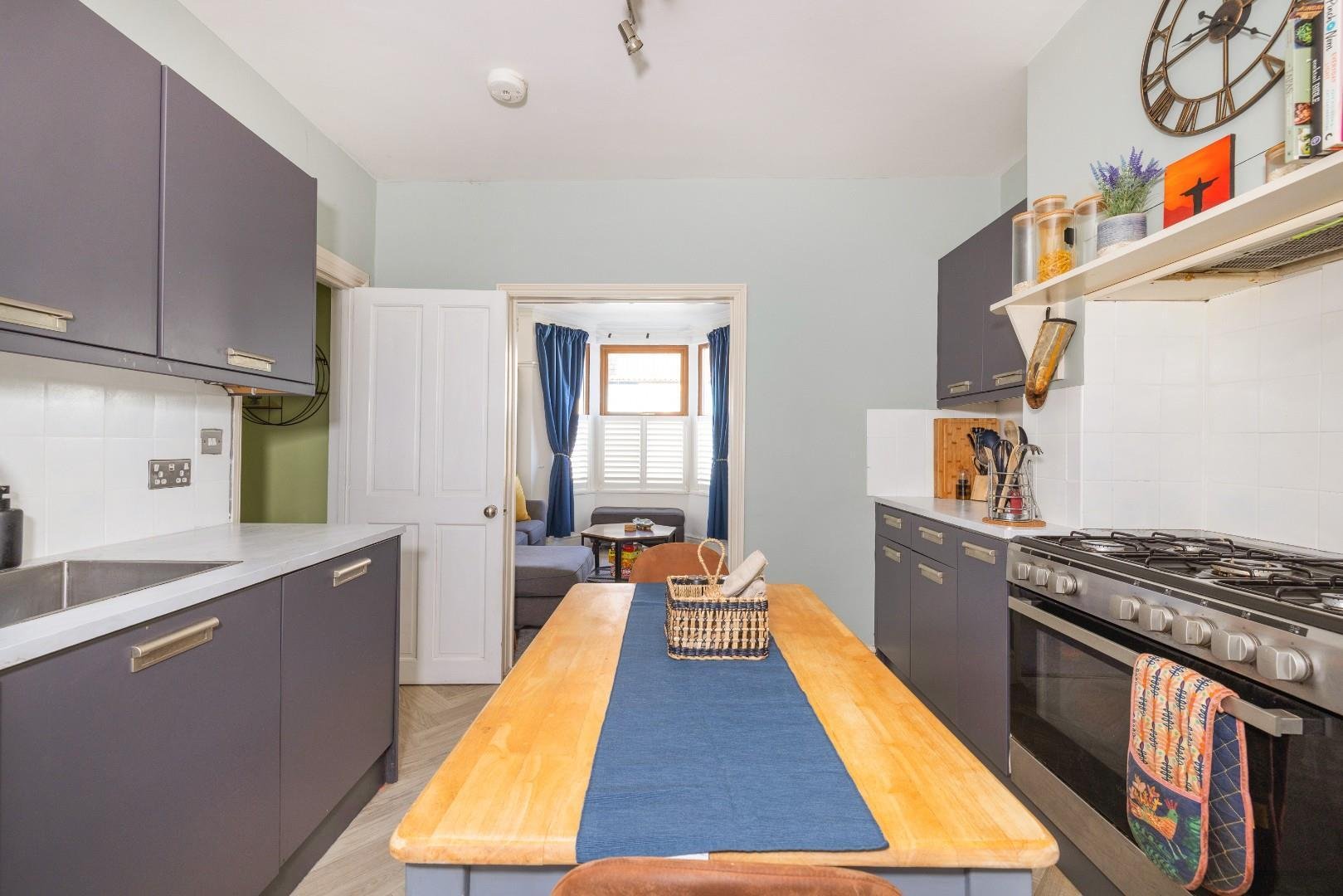 St lukes crescent totterdown 34662532 char9706