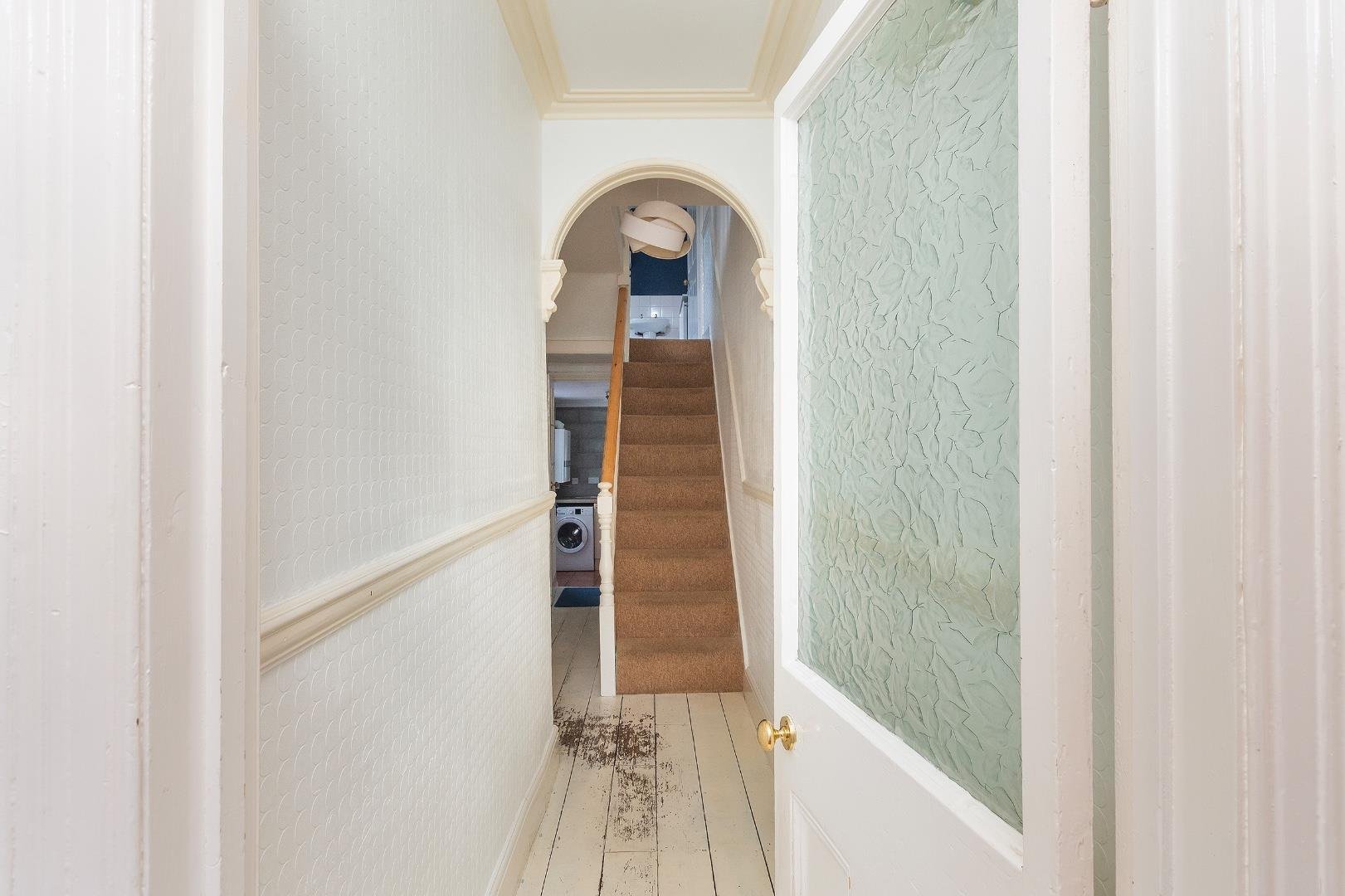 Stevens crescent totterdown 34158253 6 s1 ctn hallway a