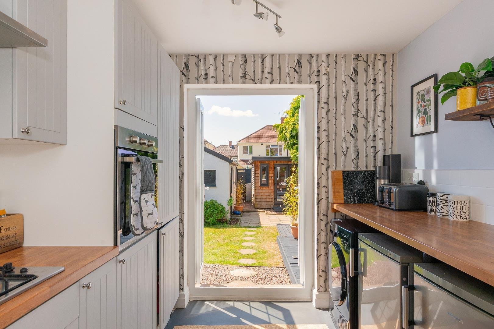 Stoneleigh crescent knowle 34164343 4 s4 rke kitchen a