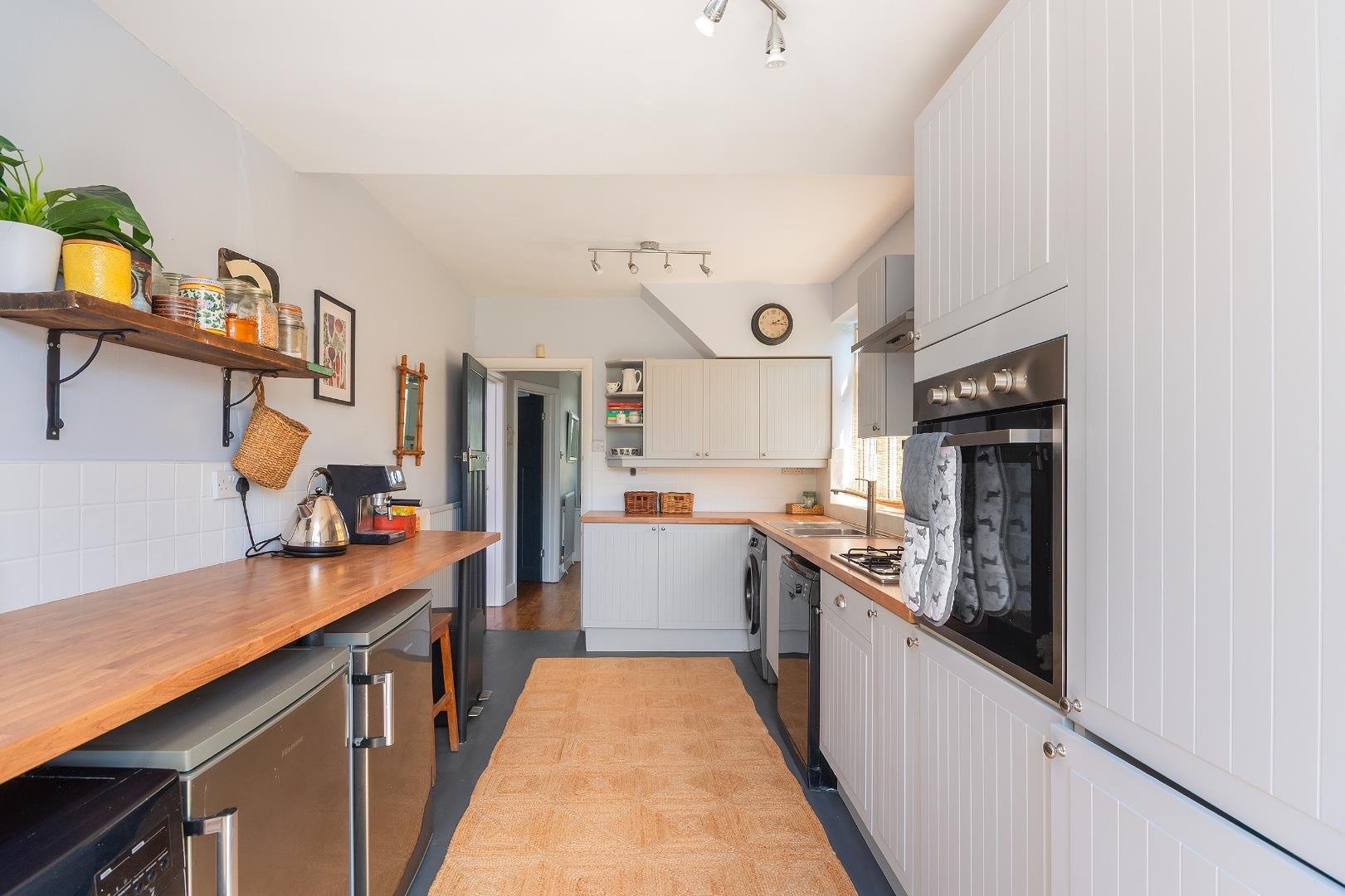 Stoneleigh crescent knowle 34164343 4 s4 rke kitchen b
