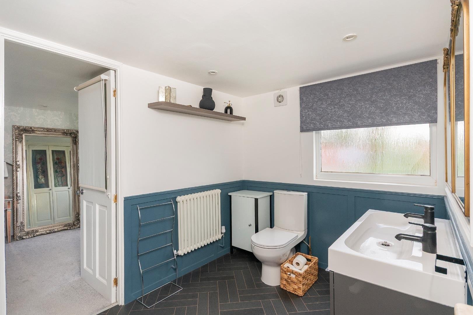 Stoneleigh road knowle 33999514 2 s5 rke ensuite a