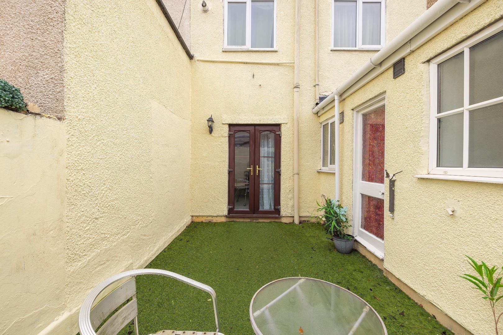 Stuart street redfield 34092452 char7080