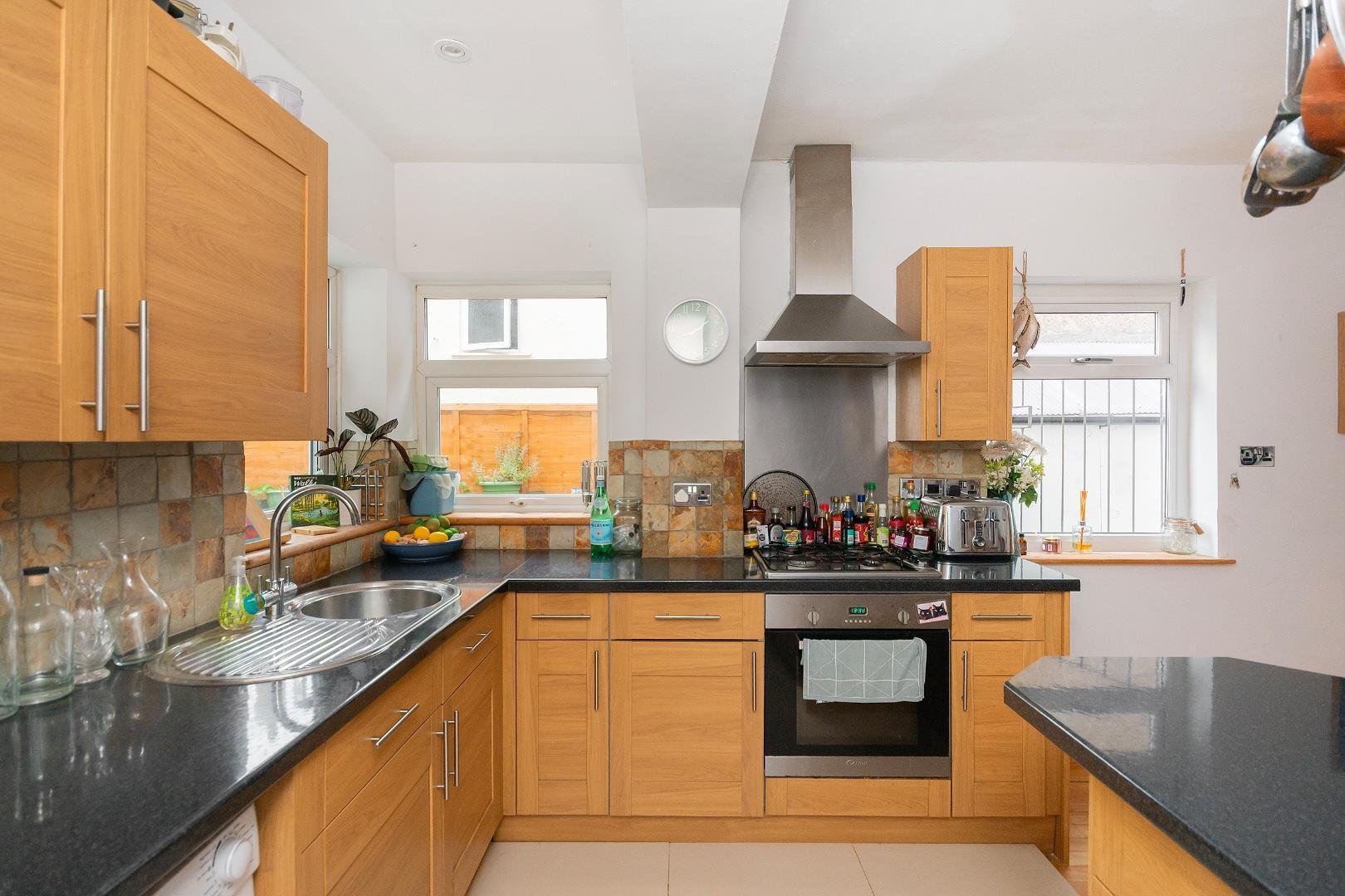 Summer hill totterdown 34262241 2 s0 htn kitchen diner a