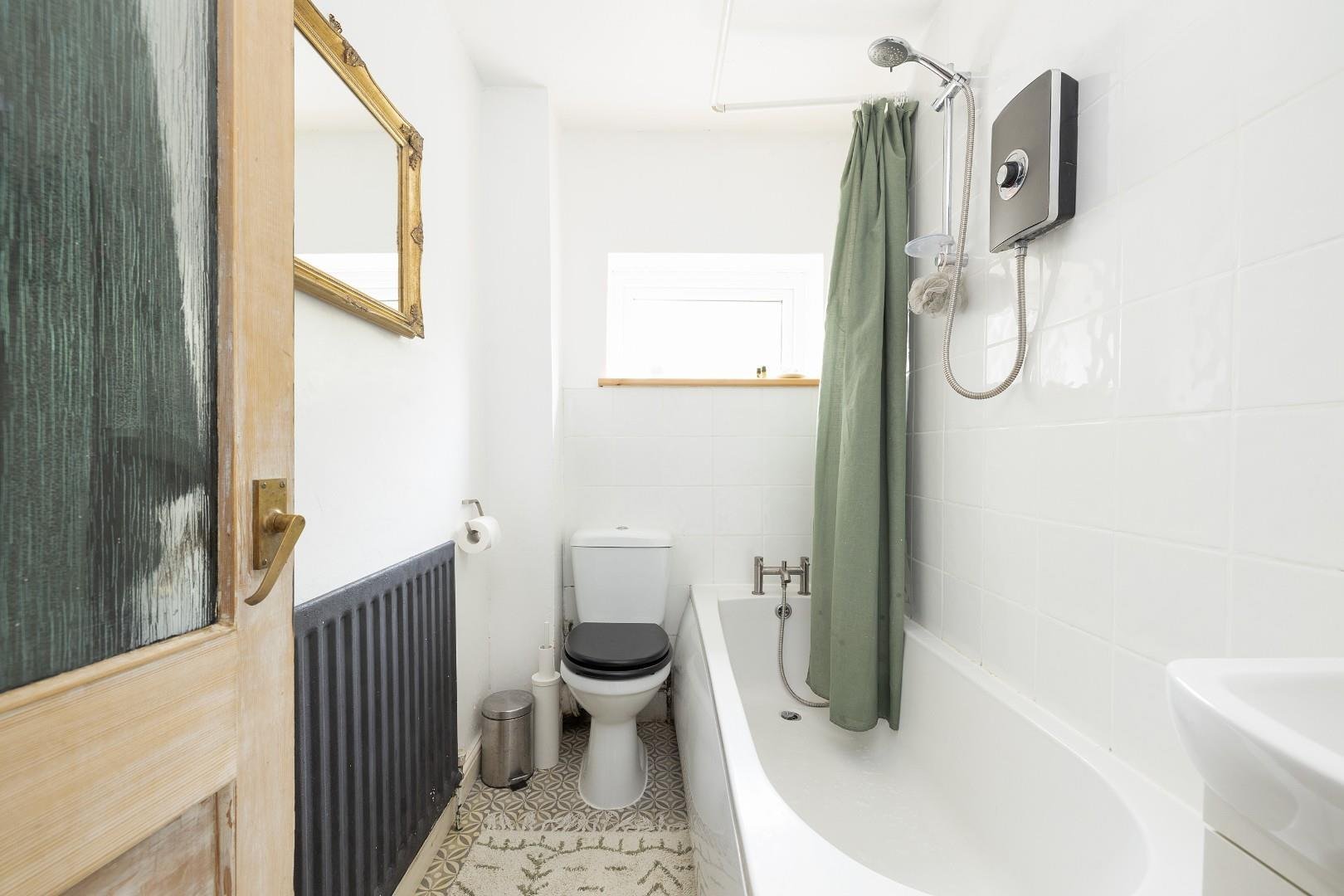 Victoria walk cotham 33274198 cd7 a2281