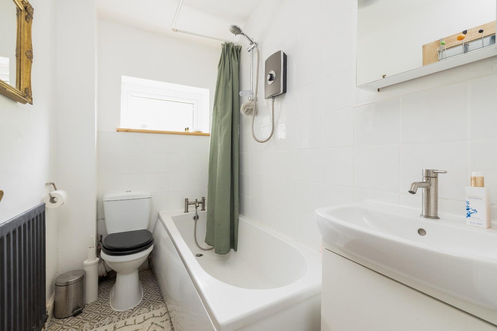 Victoria walk cotham 33274198 cd7 a2284