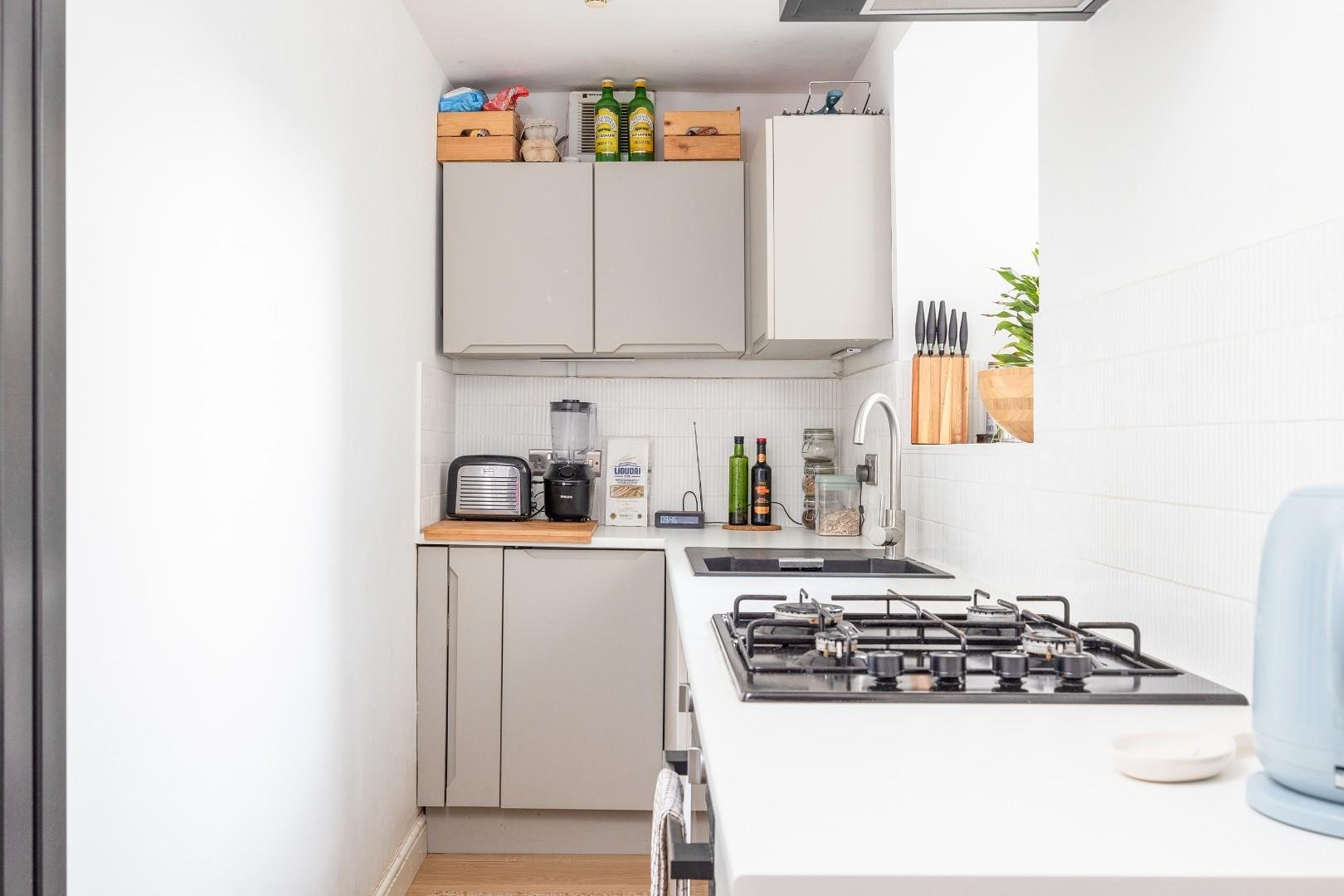 Victoria walk cotham 33274198 cd7 a2323