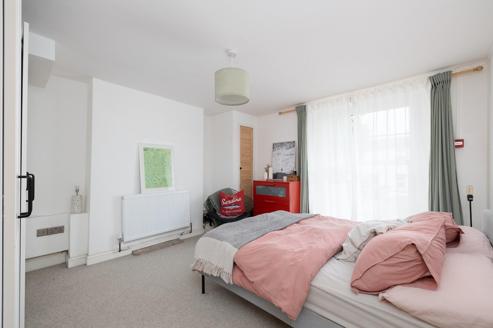 Victoria walk cotham 33274198 cd7 a2331