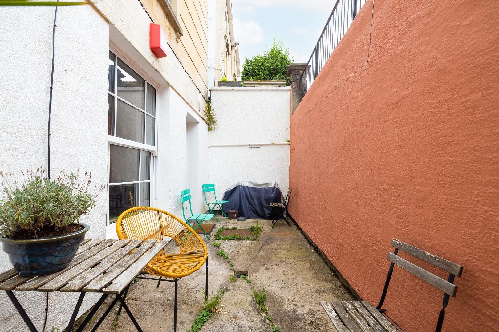 Victoria walk cotham 33274198 cd7 a2382
