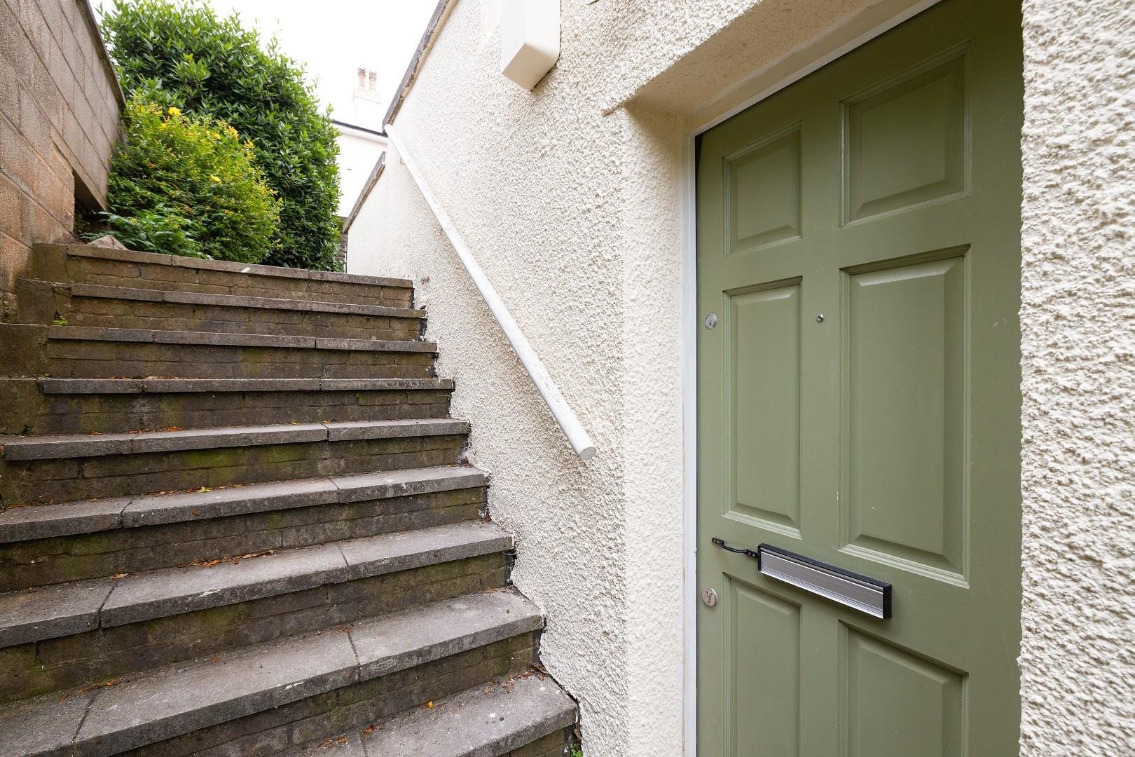 Victoria walk cotham 33274198 cd7 a2385