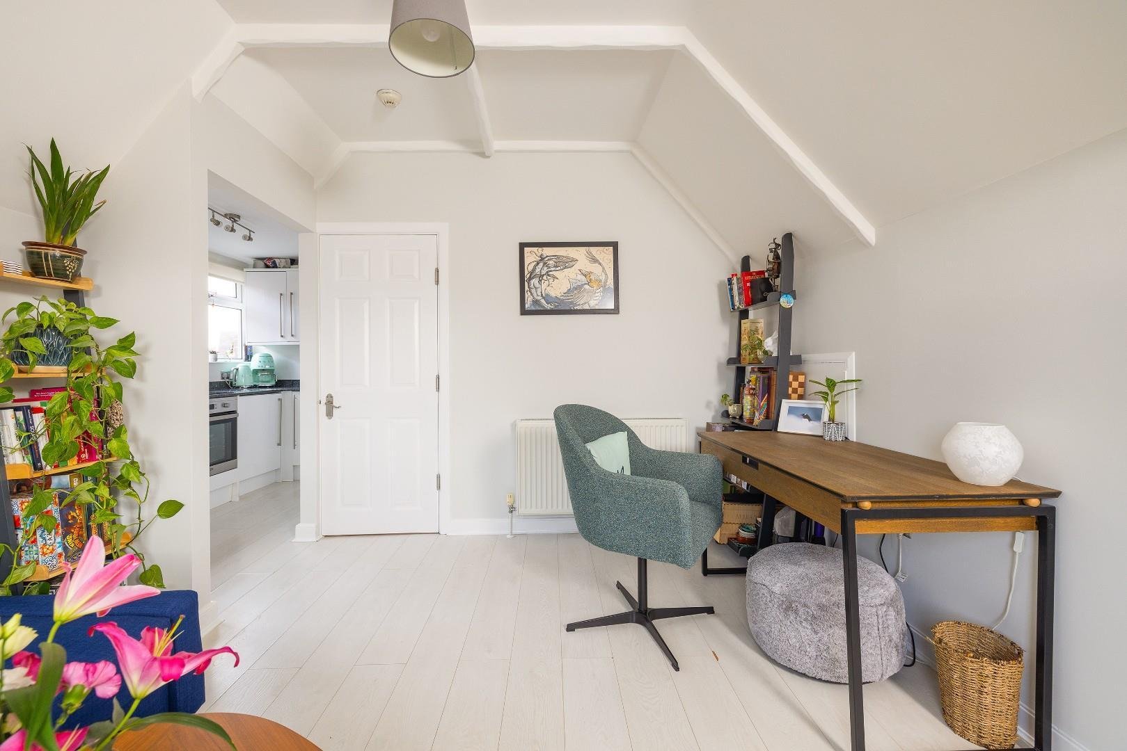 Warwick road redland 34365998 char0607