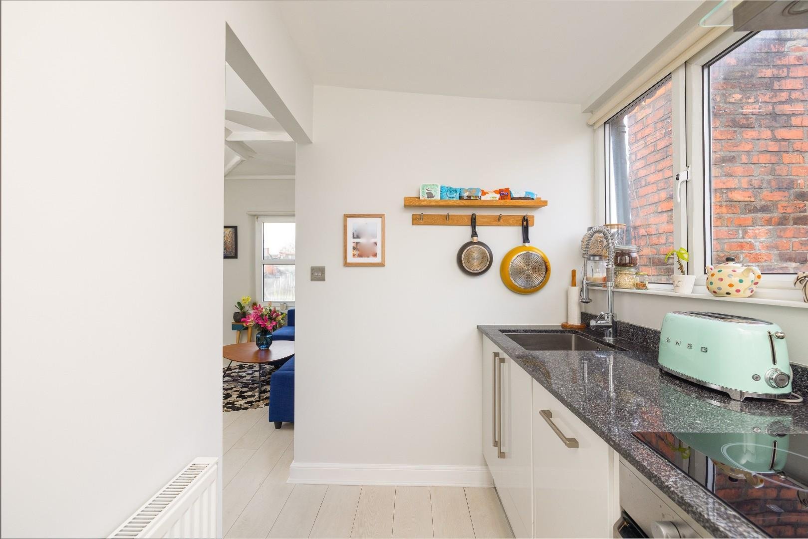Warwick road redland 34365998 char0615