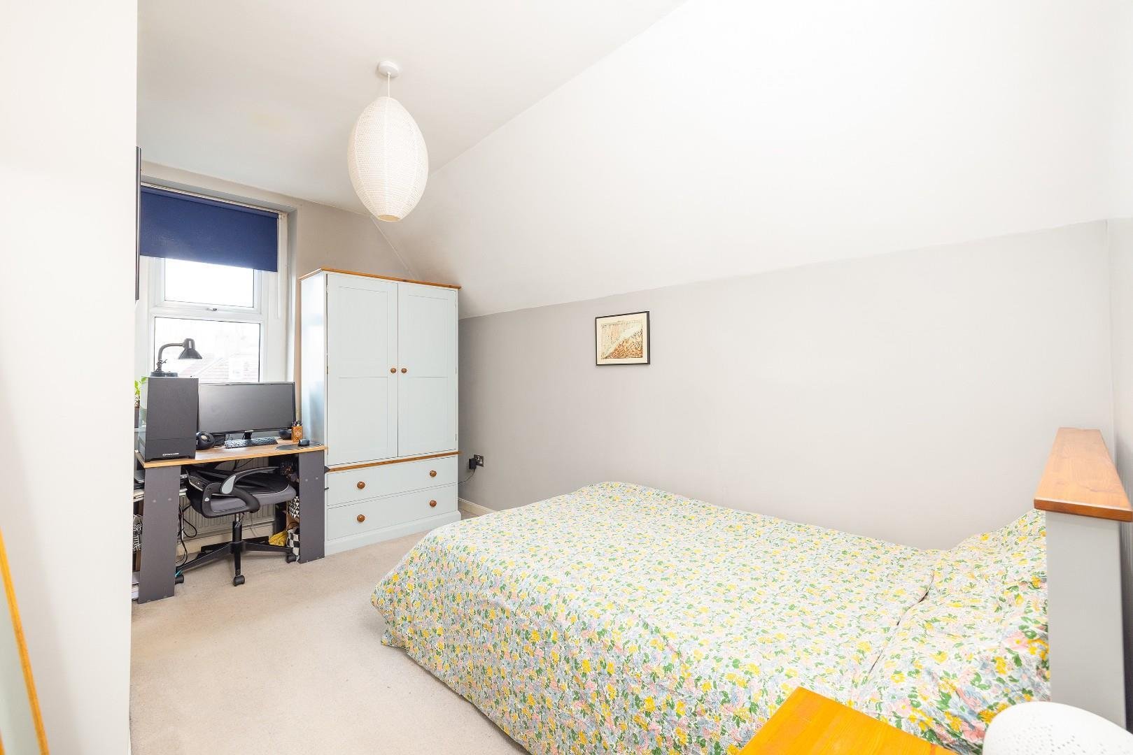 Warwick road redland 34365998 char0620