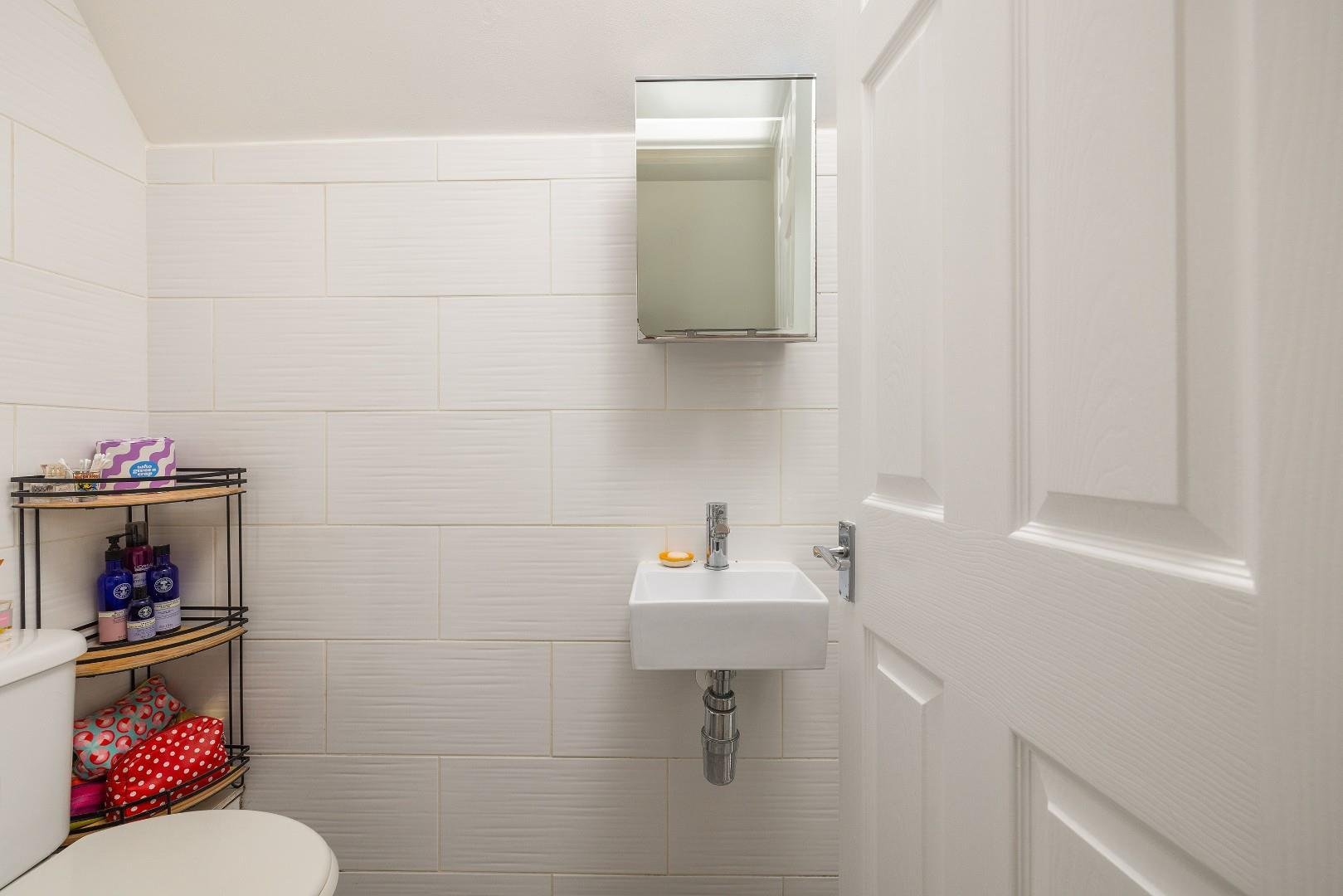 Warwick road redland 34365998 char0626