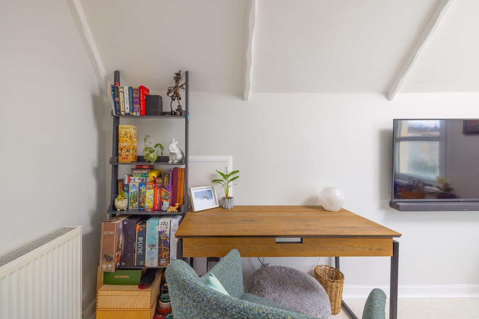 Warwick road redland 34365998 char0630