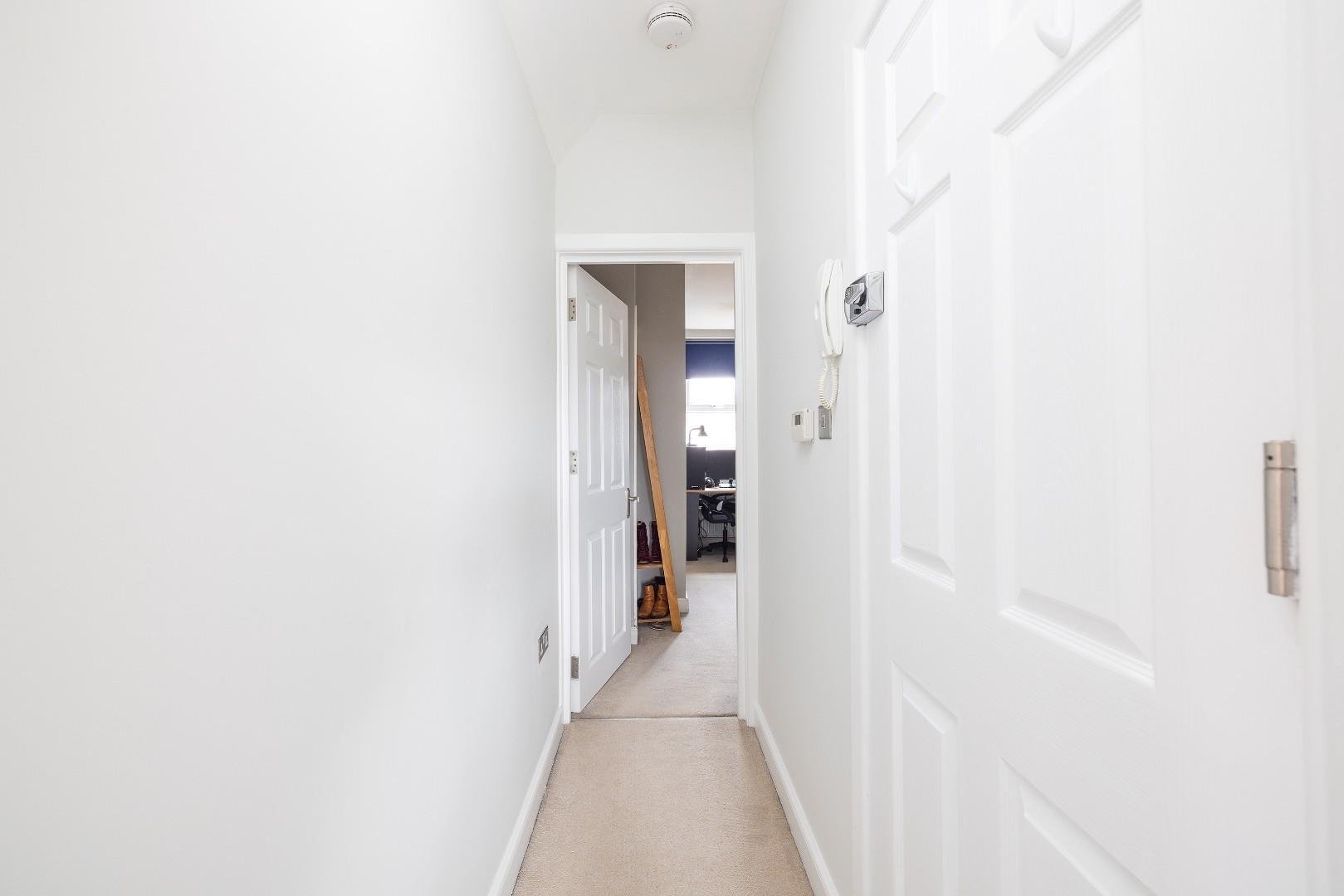 Warwick road redland 34365998 char0634
