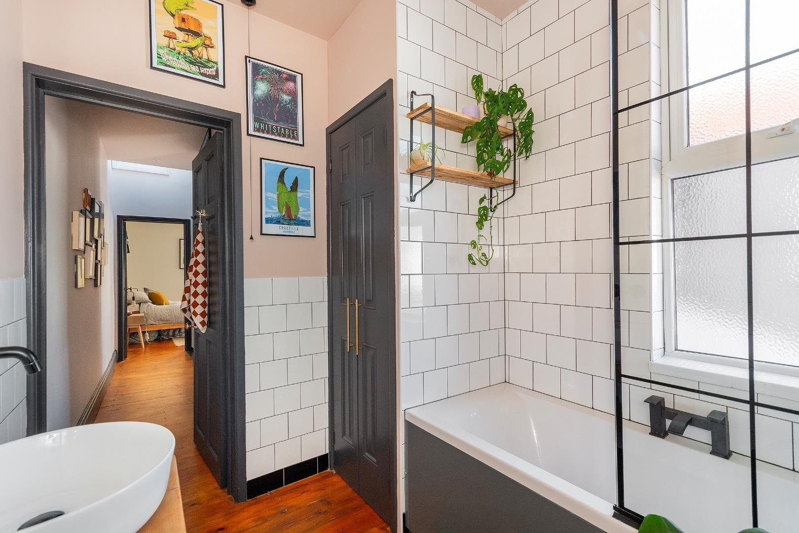 Wells street ashton gate 33733007 0 w9 san bathroom b